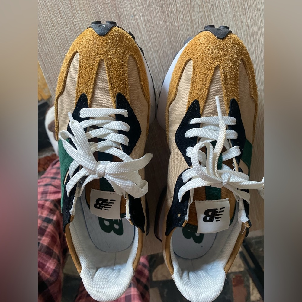 New Balance 327